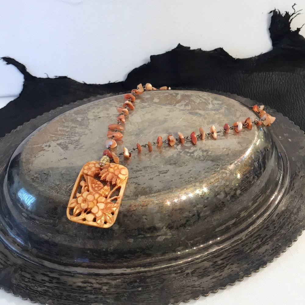 Sea Shell Beaded Necklace - Picture 3 of 6